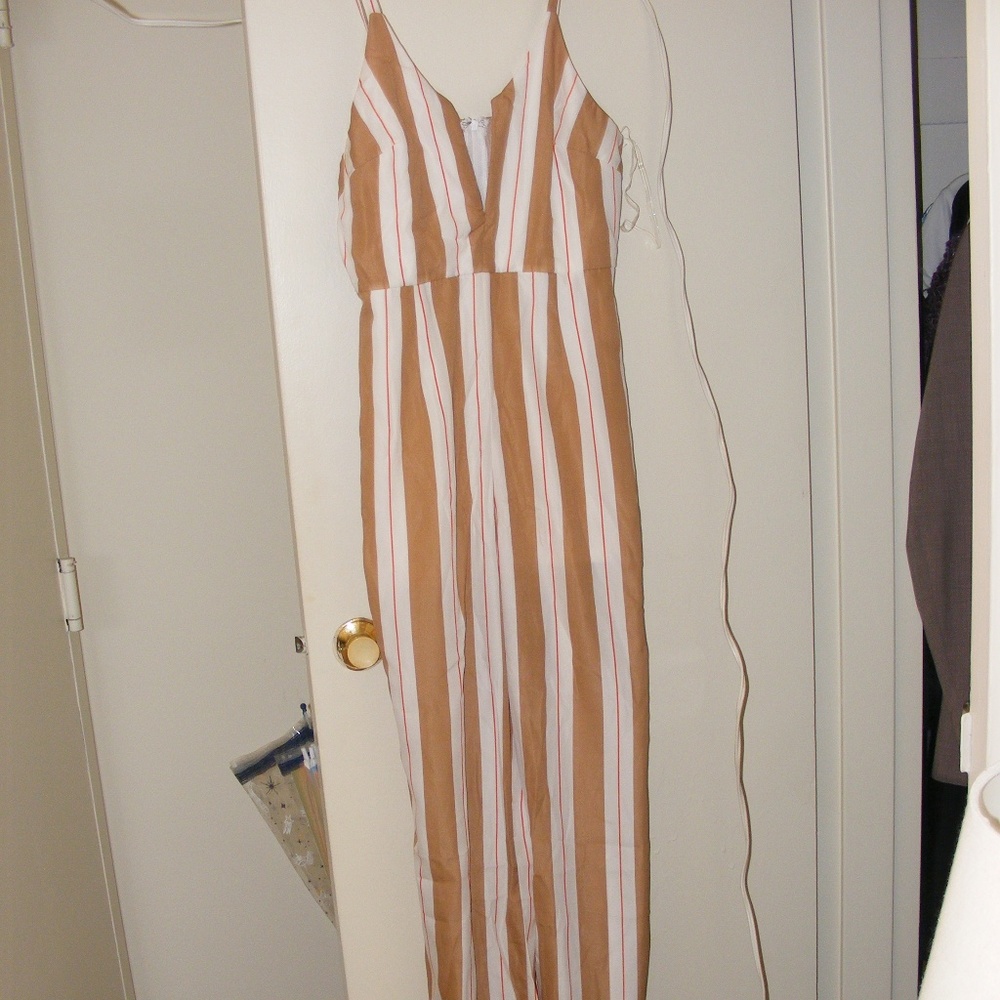 Privy Privately Privileged size medium beige white stripe sleeveless jumpsuit - Picture 4 of 11